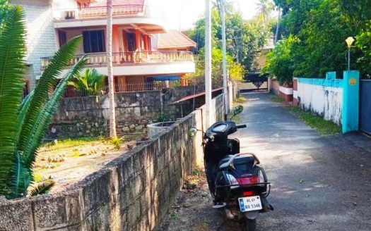 9.5 cent Residential land for sale Prasanth Nagar, Pongumoodu