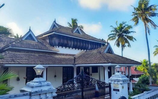 Traditional look luxury house / Villa for sale in Sreekaryam, Trivandrum